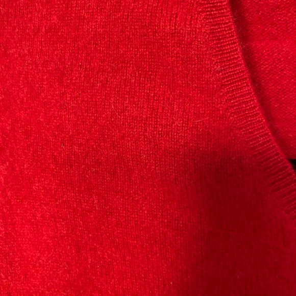 V-neck 100% cashmere sweater size P in deep red. Charter Club - Picture 4 of 6